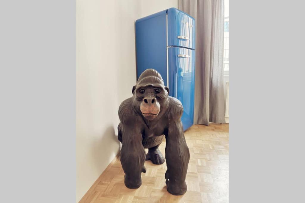 Gorilla - Central Station 100 Meters Away Wien Exteriör bild
